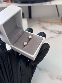 Round cut earrings