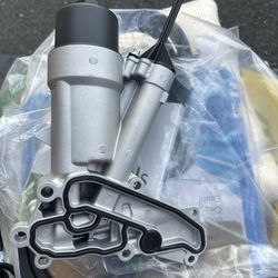 Engine Oil Filter Housing for Benz G63 E550 CLS63 S550 E63 11-19 (contact info removed)710