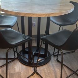 Dinning Table With 4 Chairs