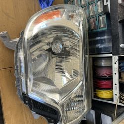 Toyota Tacoma Headlight 2012-2015 Left Passenger Side 
