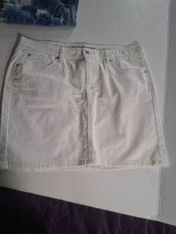 Levi's white denim skirt