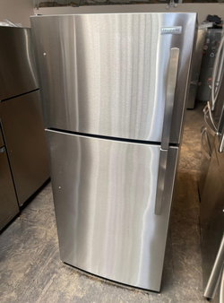 Deal: Stainless Frigidaire Top Mount – clean inside, ready to go
