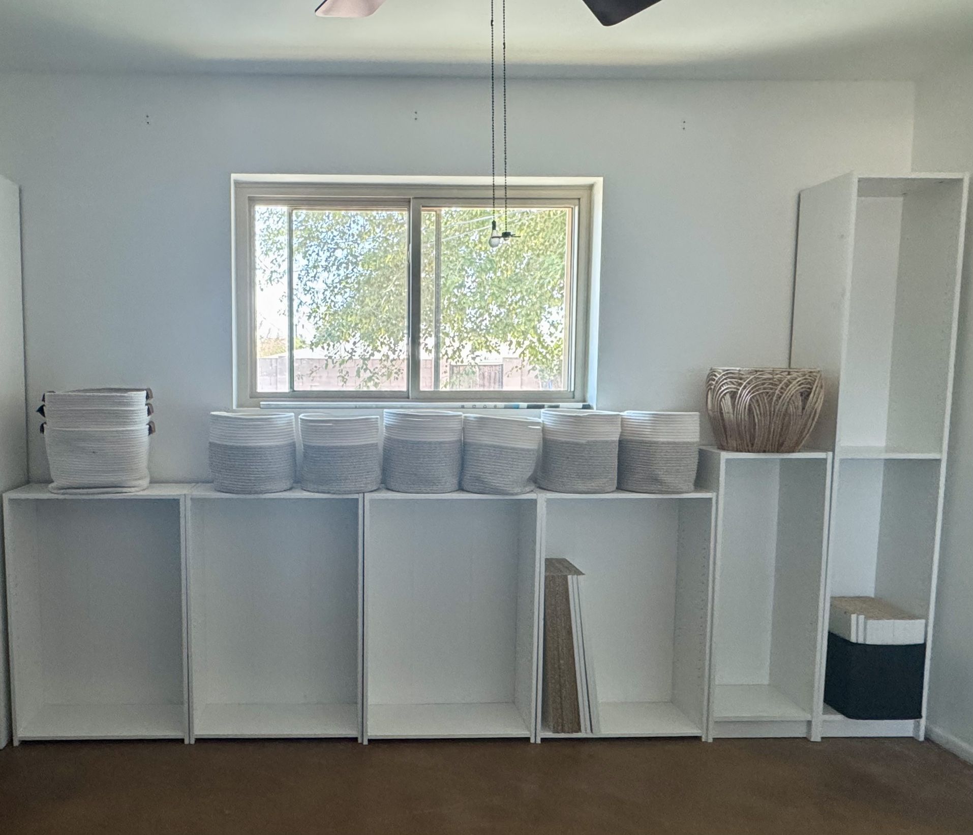 12 White Bookshelves