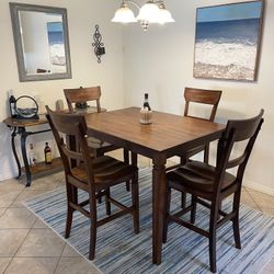 Beautiful Hardwood Counter Height Dining Room Set With 4 Chairs