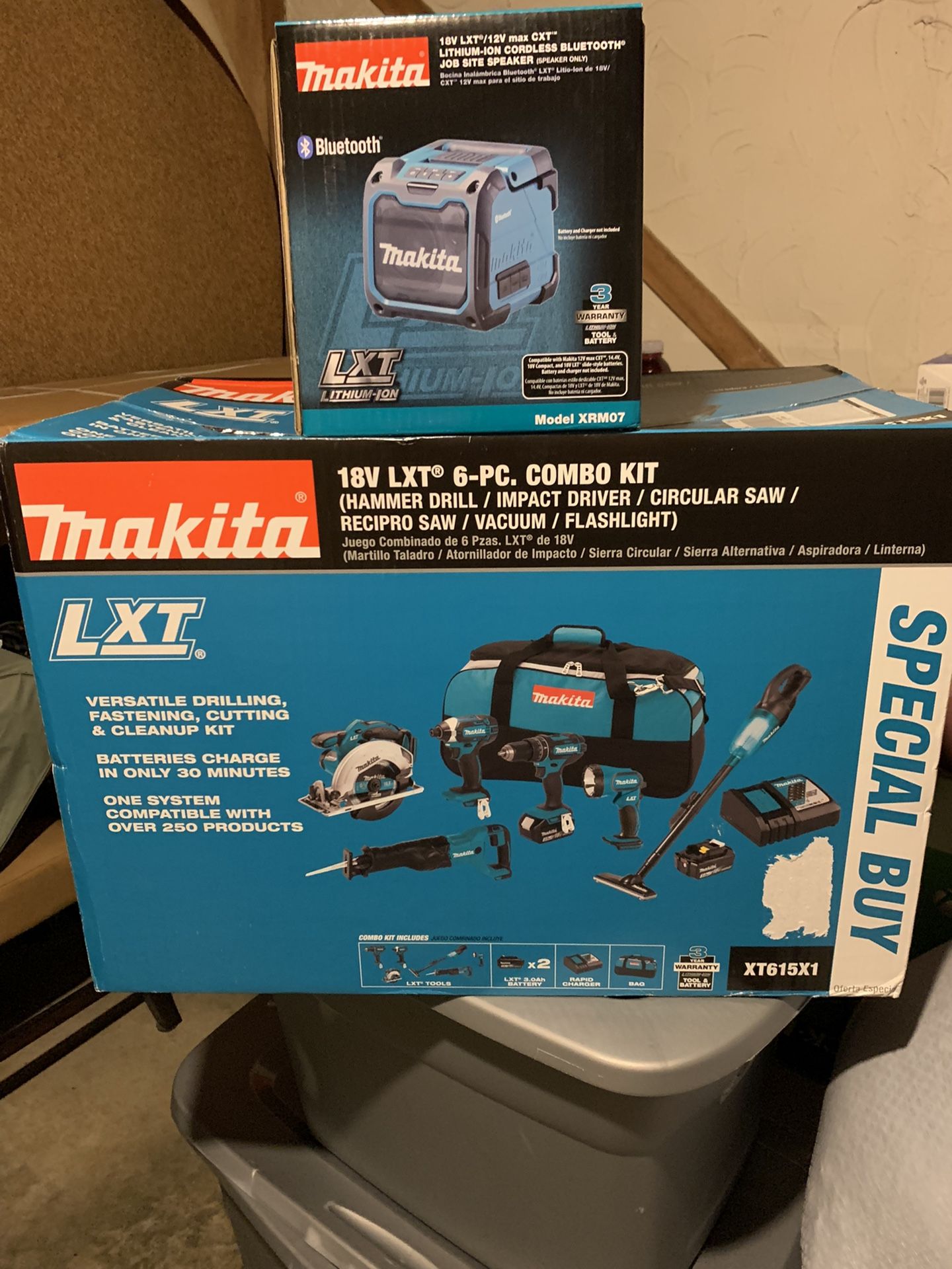 Makita Tool Combo/Bluetooth Radio