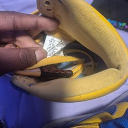 These are the Nike Air Jordan 1 Retro High OG "Reverse Laney" women's Size5 In Woman