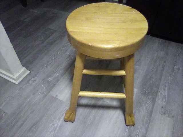 Bear Claw Stools