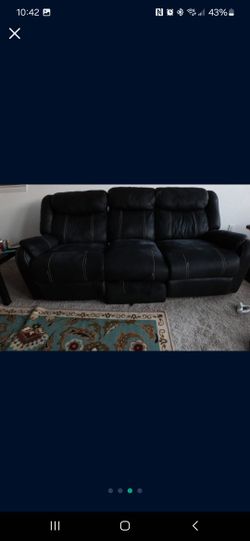 Recliner sofa with 3 seats in good condition