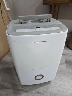 Frigidaire Humidifier - 50 pint