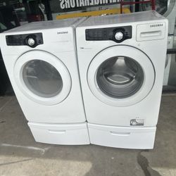 Samsung Washer And Gas Dryer With Pedestals 