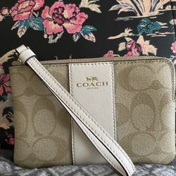 Wristlet