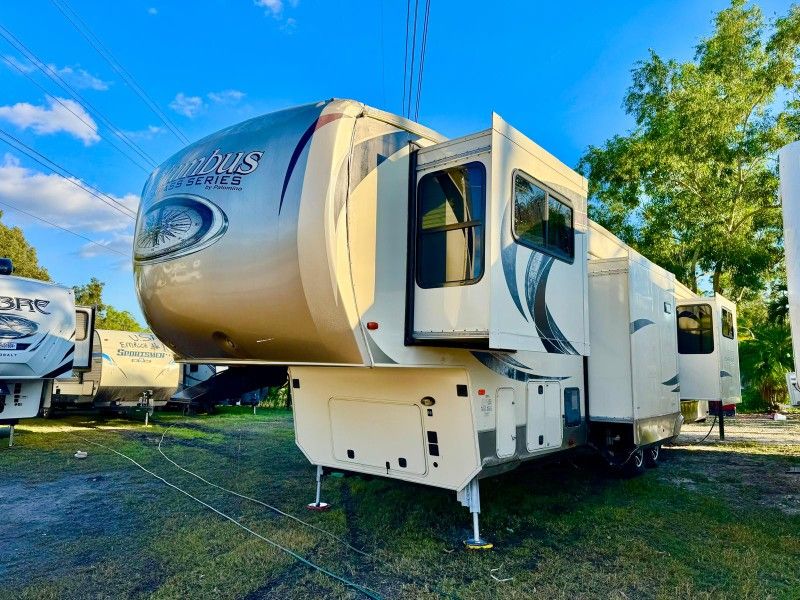 2018 Palomino Columbus 38 ft – Model F381FLC