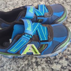 New boys shoes  1 1/2