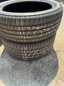 275/40/20 excellent pair of Bridgestone