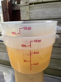 4 Plastic Storage Containers