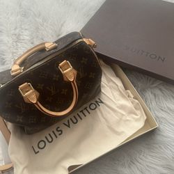 Louis Vuitton Speedy