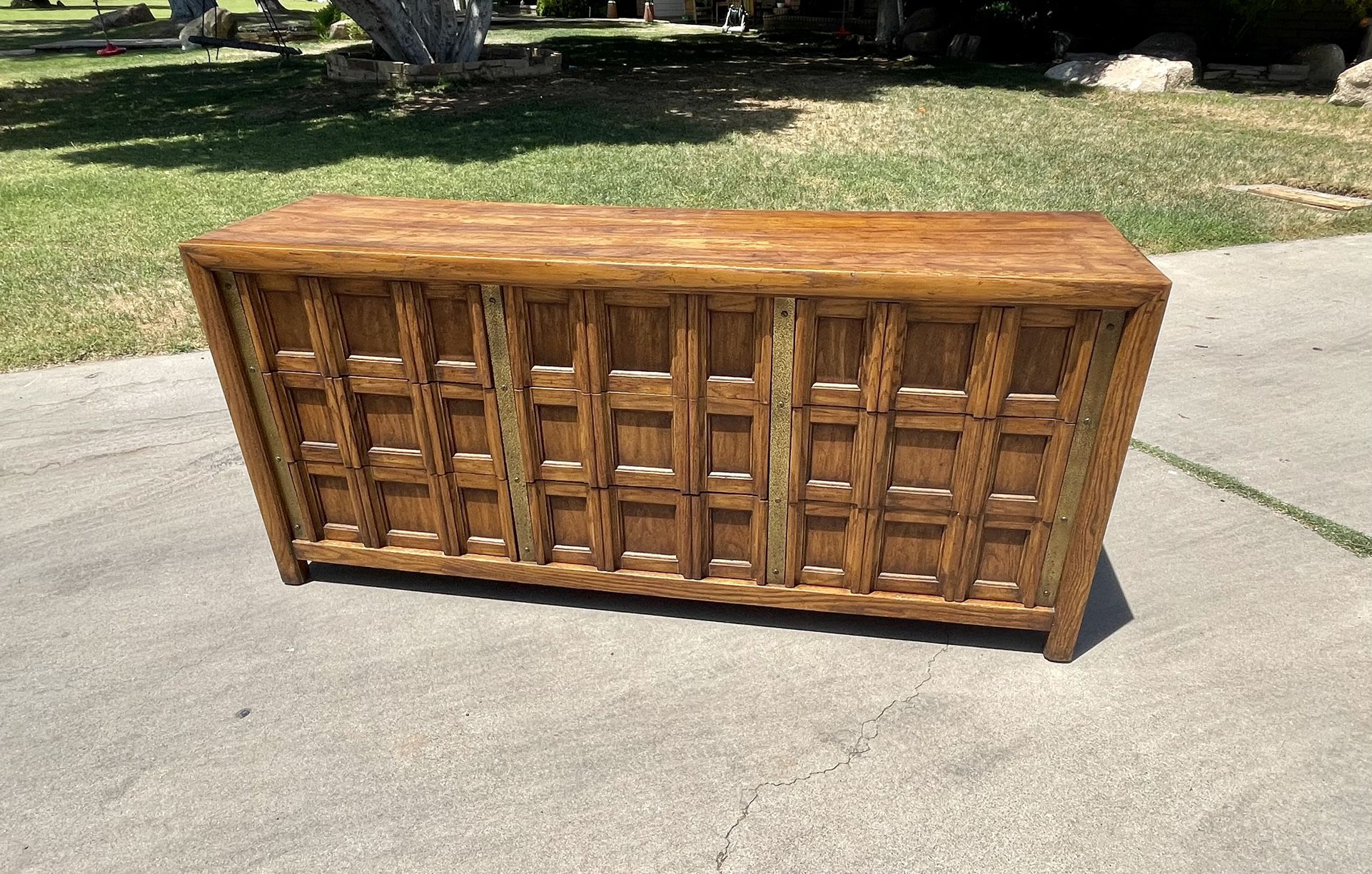 Mid Century Modern Dresser, Buffet, Credenza, Sideboard, All Wood Made In America Thomasville Brand With Dovetail Drawers