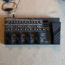 Boss Me-80 Guitar Multi Fx Pedal