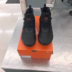 NIKE REACTX  INFINITY RUN 4 SIZE 12 $74