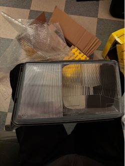 W124 Pre-Facelift Hella Left Lense