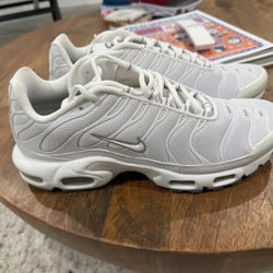 AIR MAX WHITE PLUS Size 10