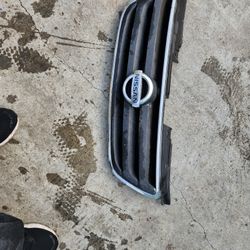 2002-2004  Altima Grill