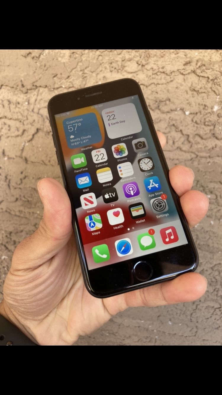 iPhone 7. AT&T Or Cricket! Like New!