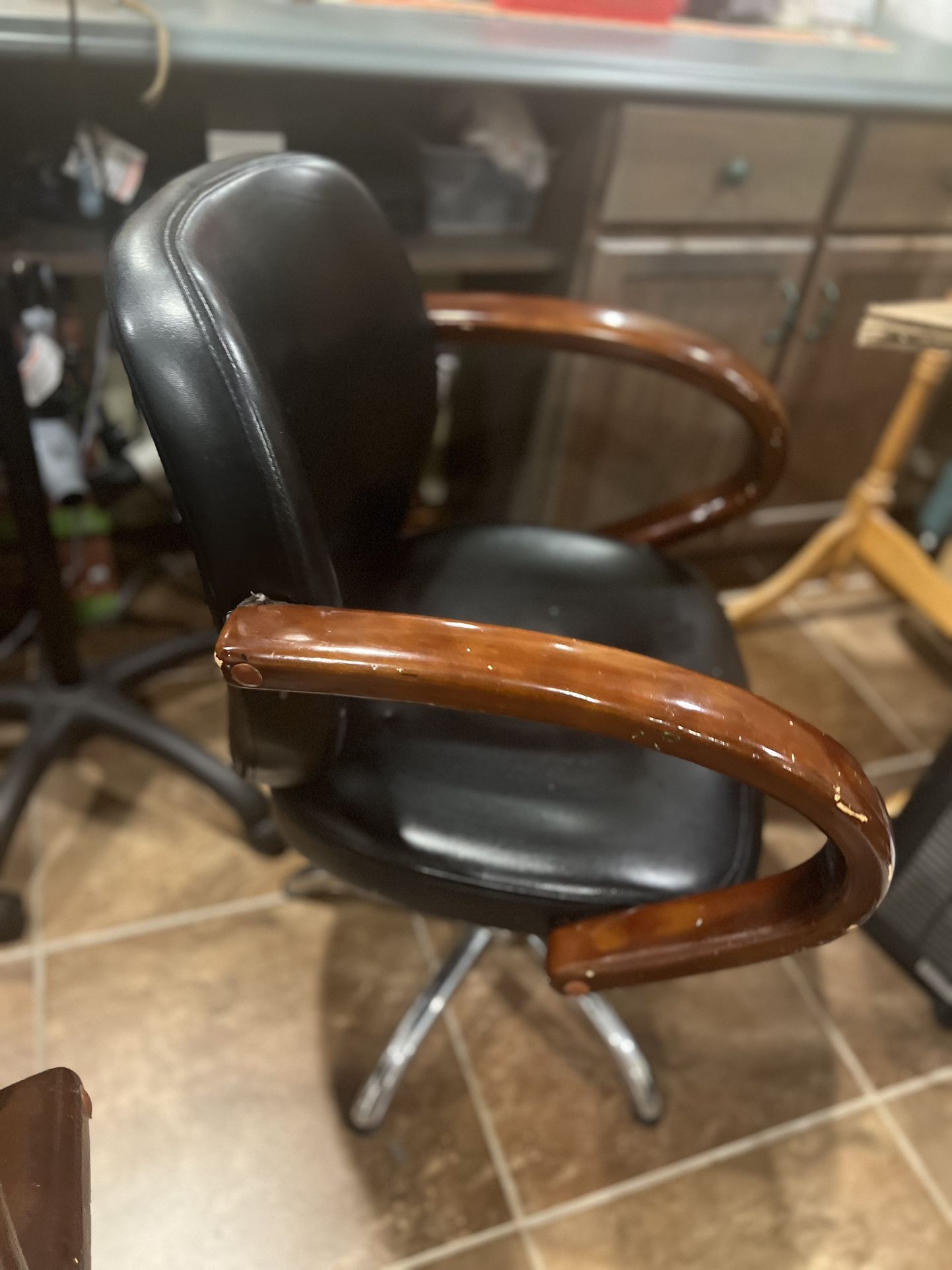HAIR STYLING CHAIR !