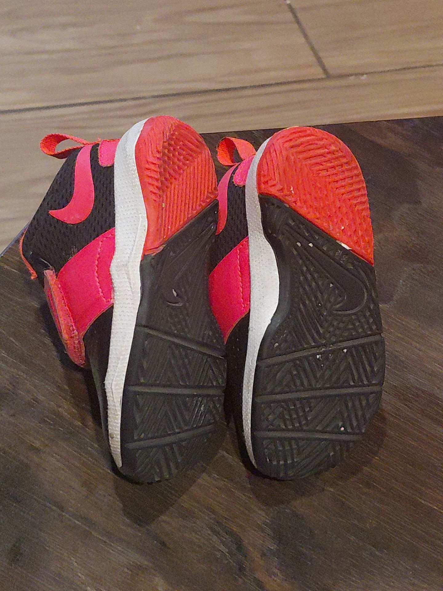 Nike shoes pink 6c