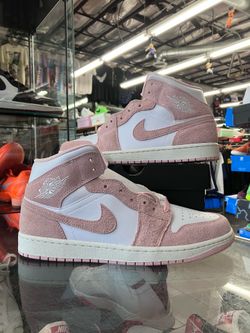 Air Jordan 1 Mid SE Legend Pink