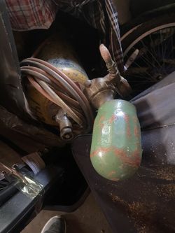 Welding Equipment With Tank