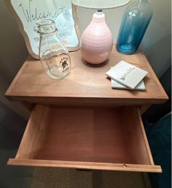 Bedroom furniture set