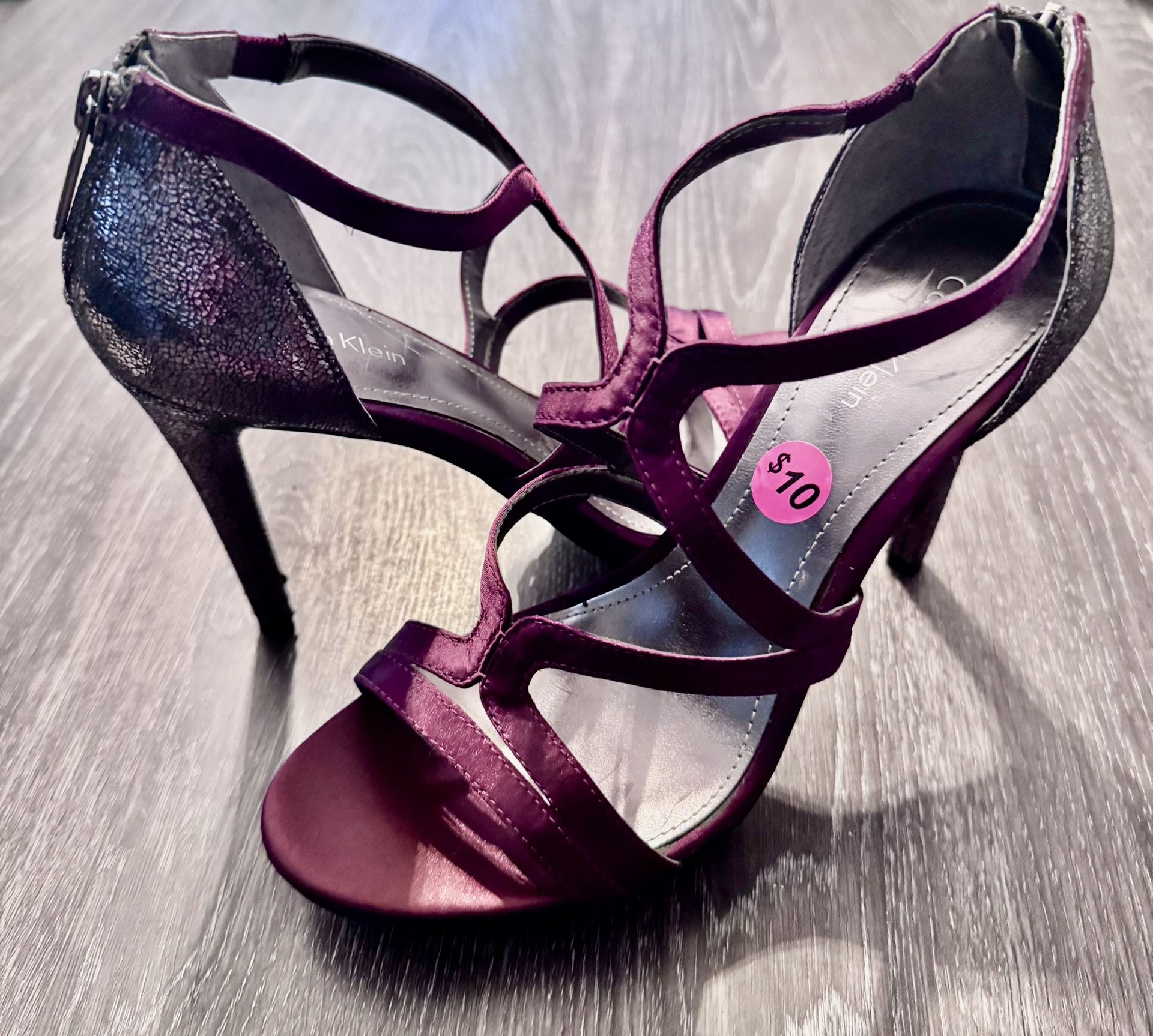 CALVIN KLEIN SANDALS/ WOMEN SANDALS