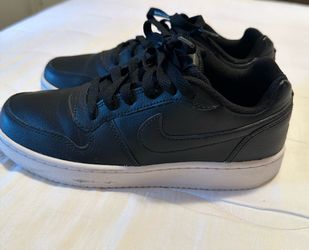 Nike Ebernon low women’s size 6