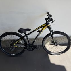 27.5 Giant Mountain Bike
