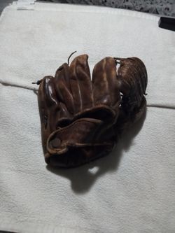 Antique Baseball Glove,"J C Higgins.#310.By Sears R O B U C K And Co."(1930to1950Era)