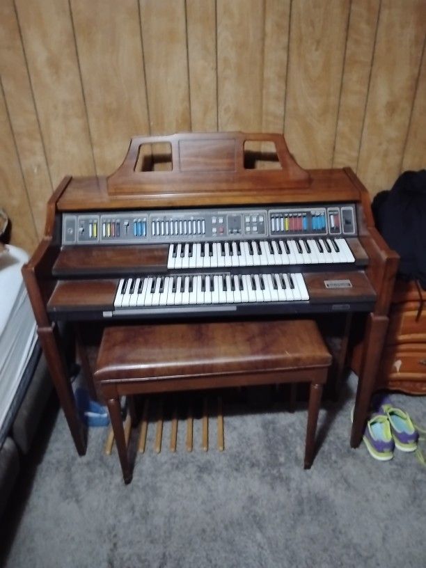 Baldwin Interlude Organ