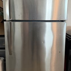 Frigidaire Refrigerator 