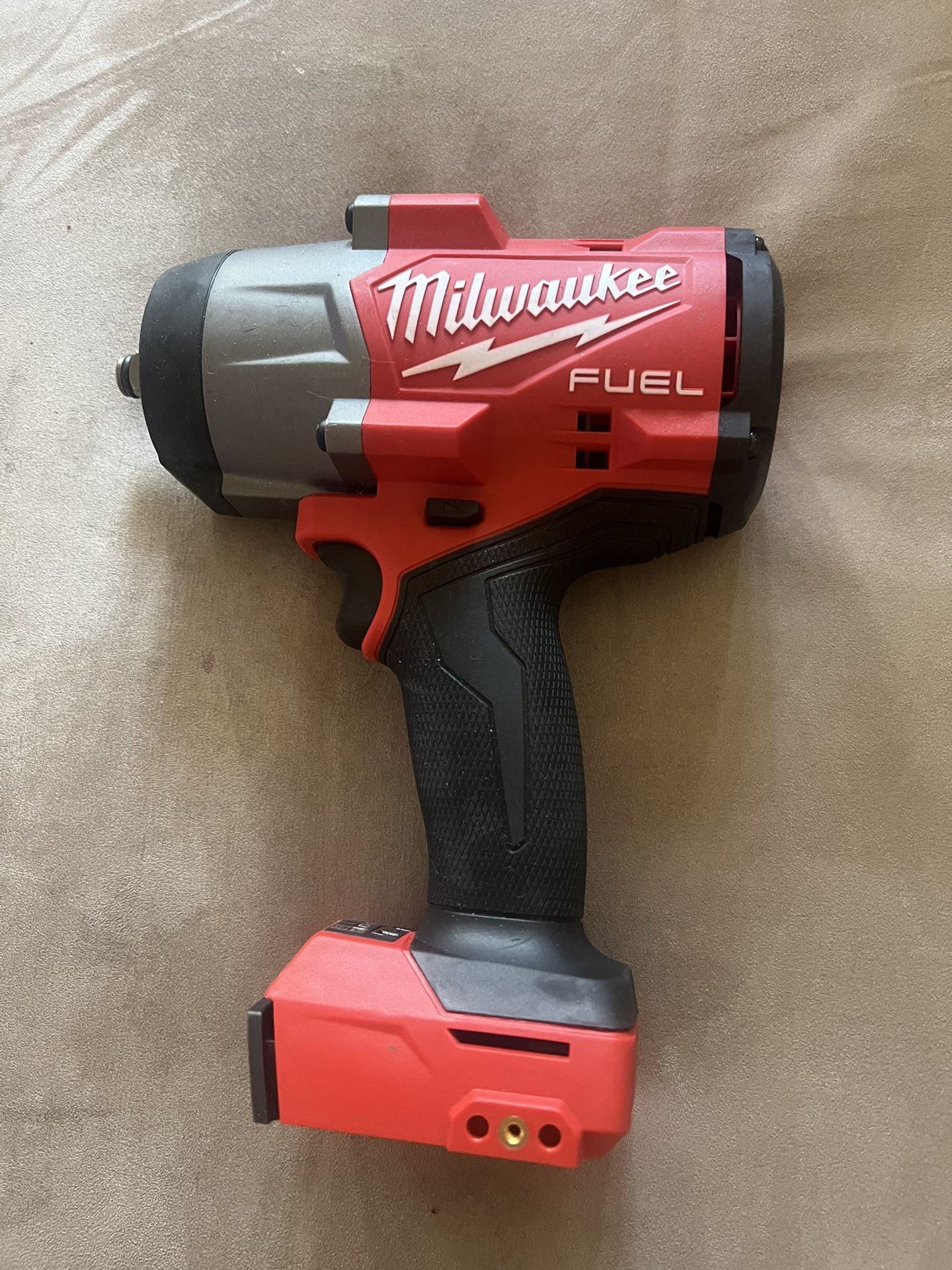 Milwaukee M18 Fuel Brushless 1/2 High Torque Impact Wrench