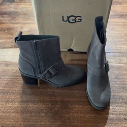 UGG Size 8 Boots 