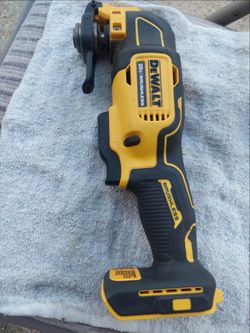 Dewalt multitool perfect condicion 75.00