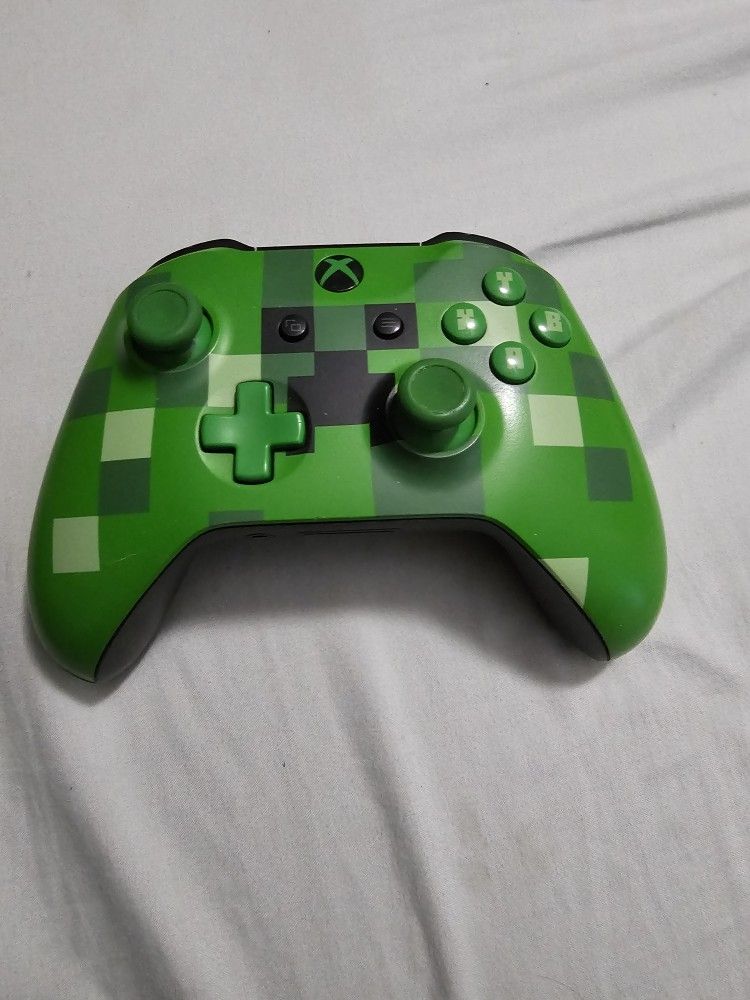 Minecraft Creeper Xbox One Controller