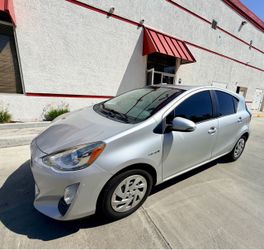 🚗 2016 Toyota Prius C — Great Condition — 128,417 Miles