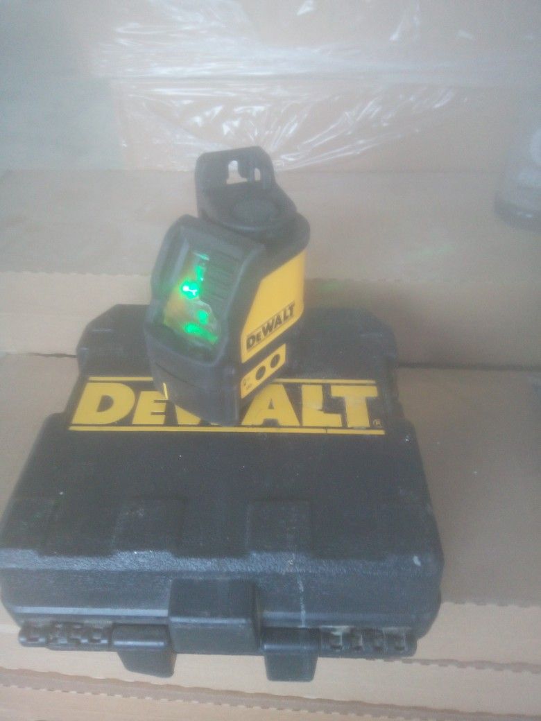 DeWalt Green Laser Level. 165 ft.