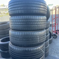 SET OF TIRE 215 55 17 Michelin 85% LIFE