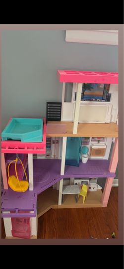 Toys Barbie Dreamhouse $40