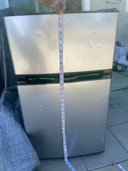 Use mini refrigerator and freezer