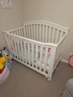 White Wood Baby Crib with Arched Headboard and Mattress / Sheets