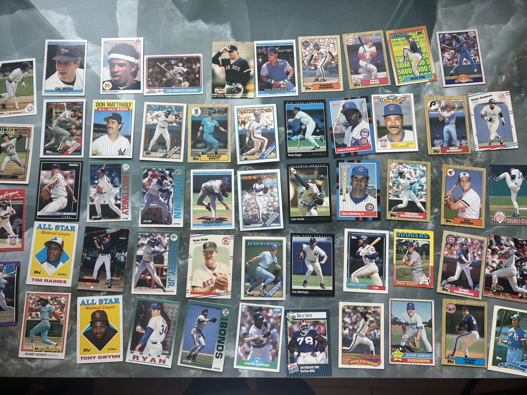 Baseball Cards / Big Box . See Pics 