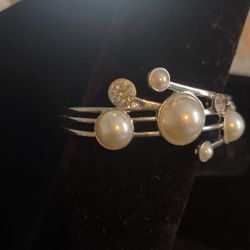 Silver Pearl & diamonet bracelet